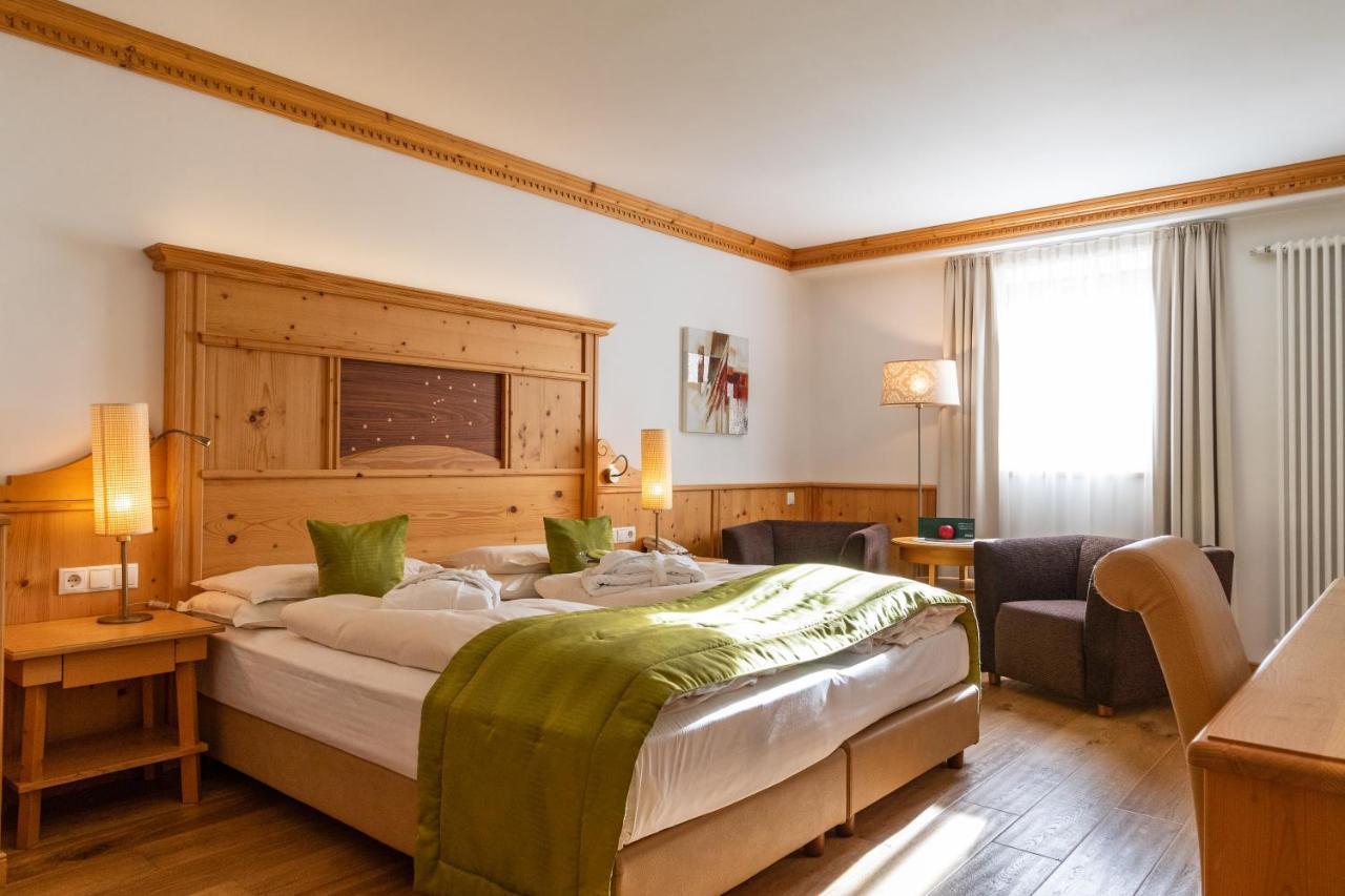 Vitalhotel Dosses Santa Cristina Val Gardena ภายนอก รูปภาพ